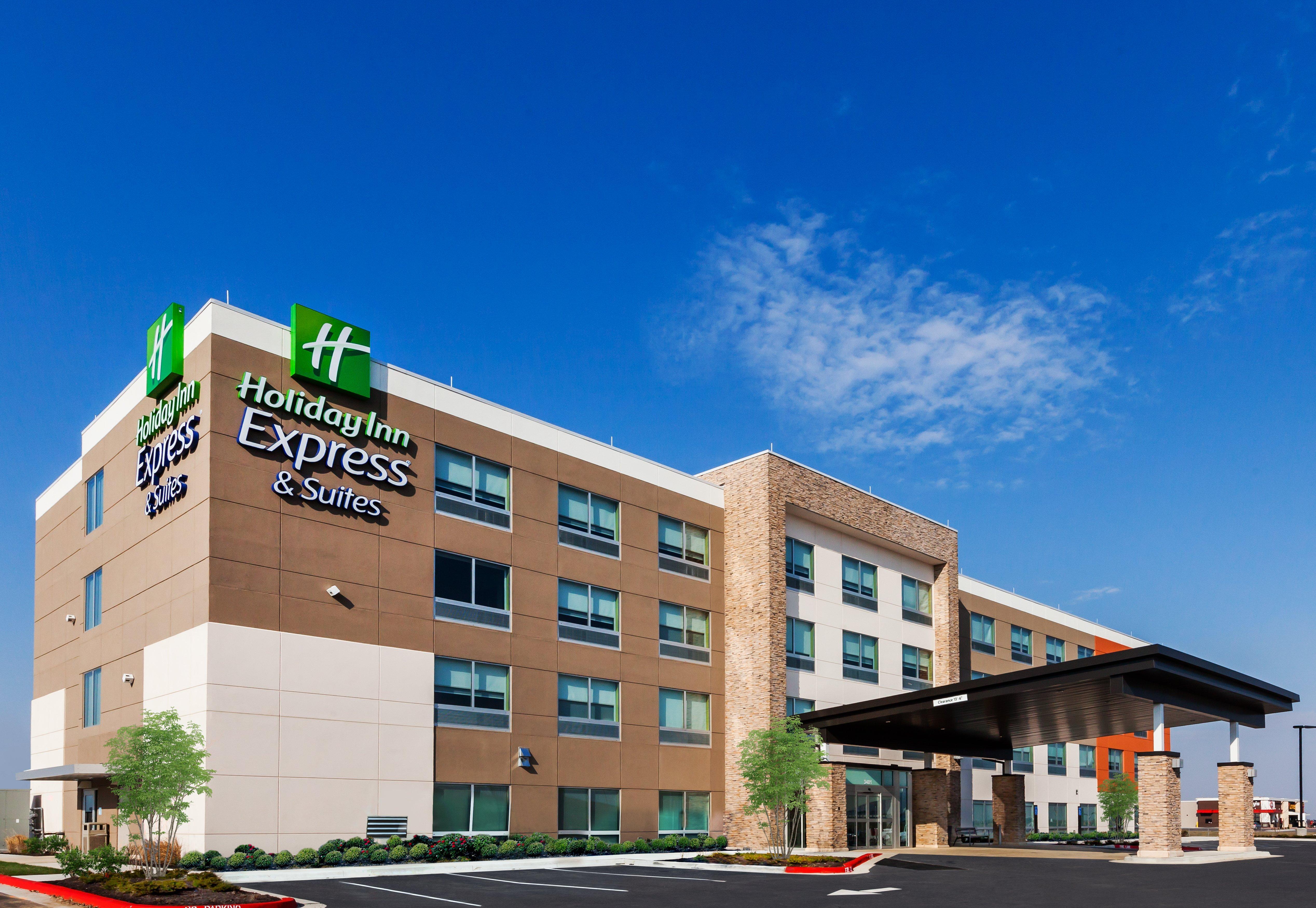 Holiday Inn Express And Suites Chanute, An Ihg Hotel Dış mekan fotoğraf